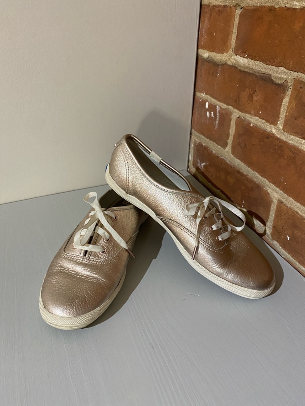 Metallic Rose Lace-Up Women's Sneakers